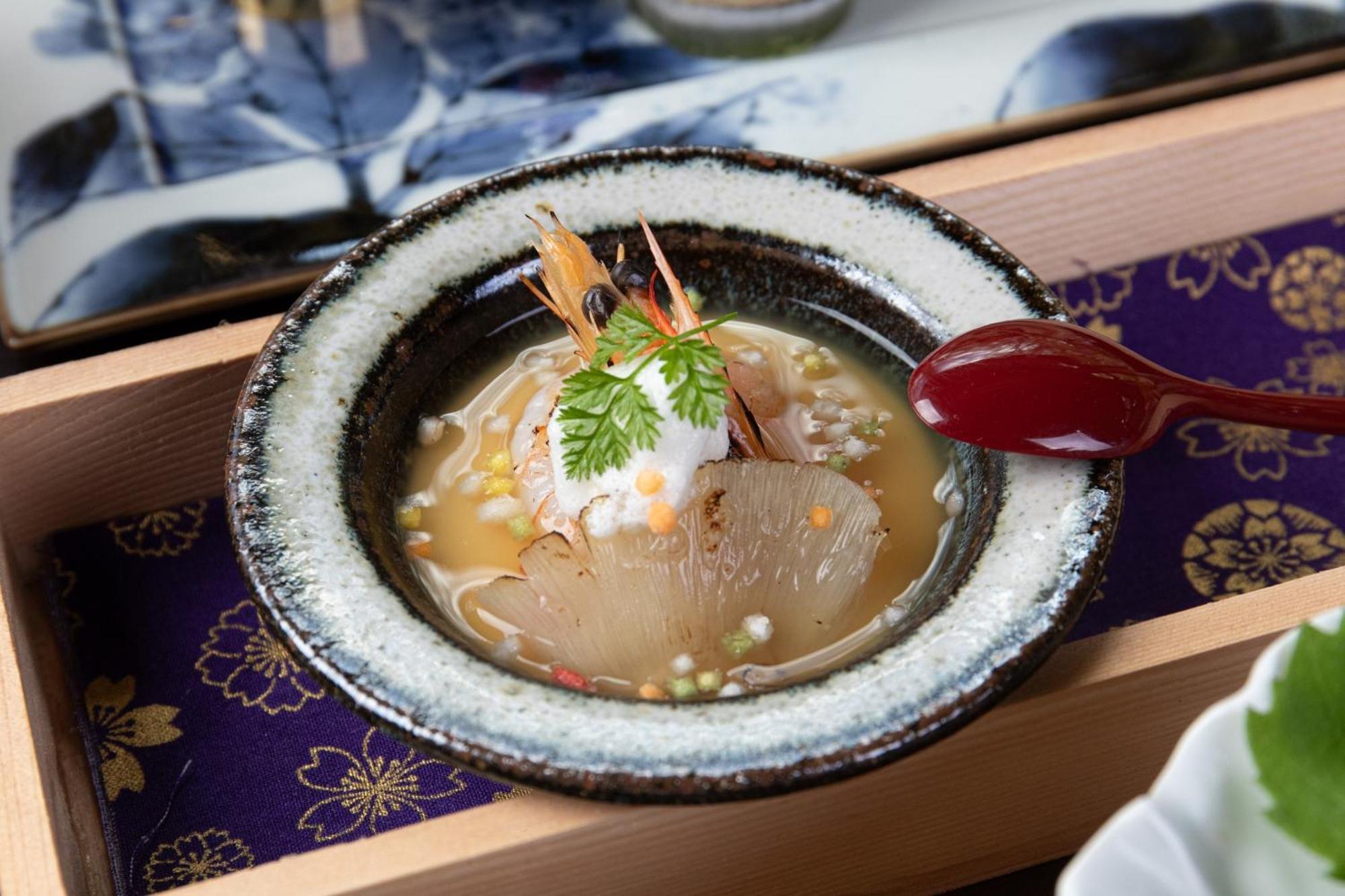 Yufuin Besso Shikisai Hotel Экстерьер фото
